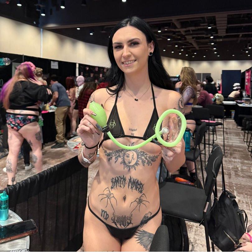 Go Glow Pump For Her